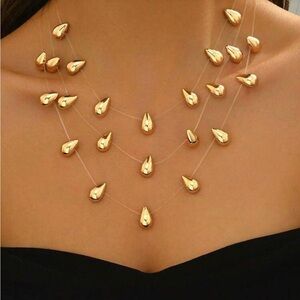 Elegant Gold Teardrop Necklace